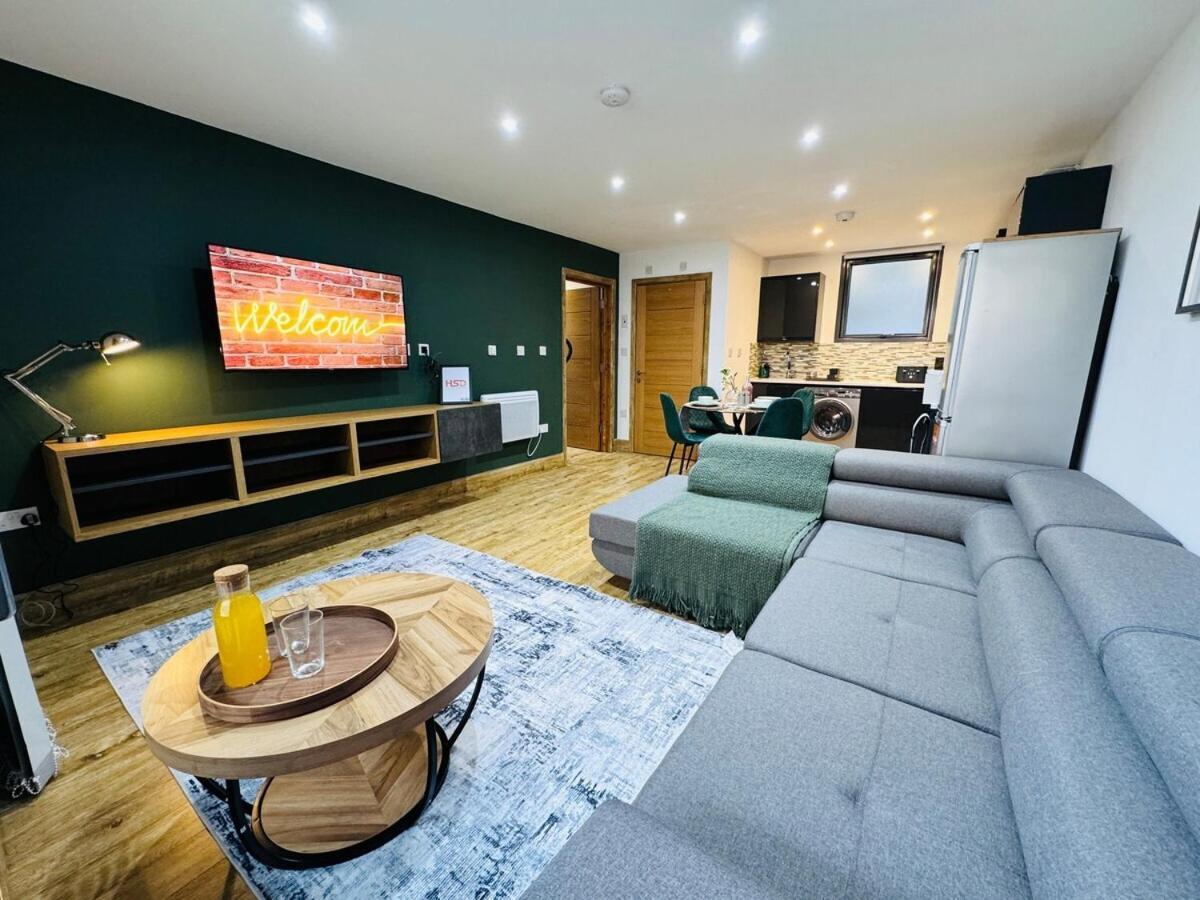 The Edge Ft4 Apartment London Bagian luar foto
