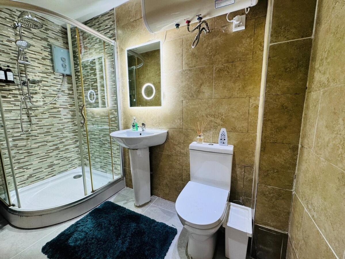The Edge Ft4 Apartment London Bagian luar foto